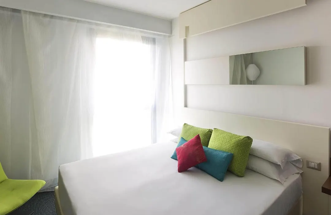 Ibis Styles Roma Eur-1