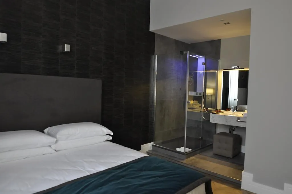Place 24 Suites & Wellness-1