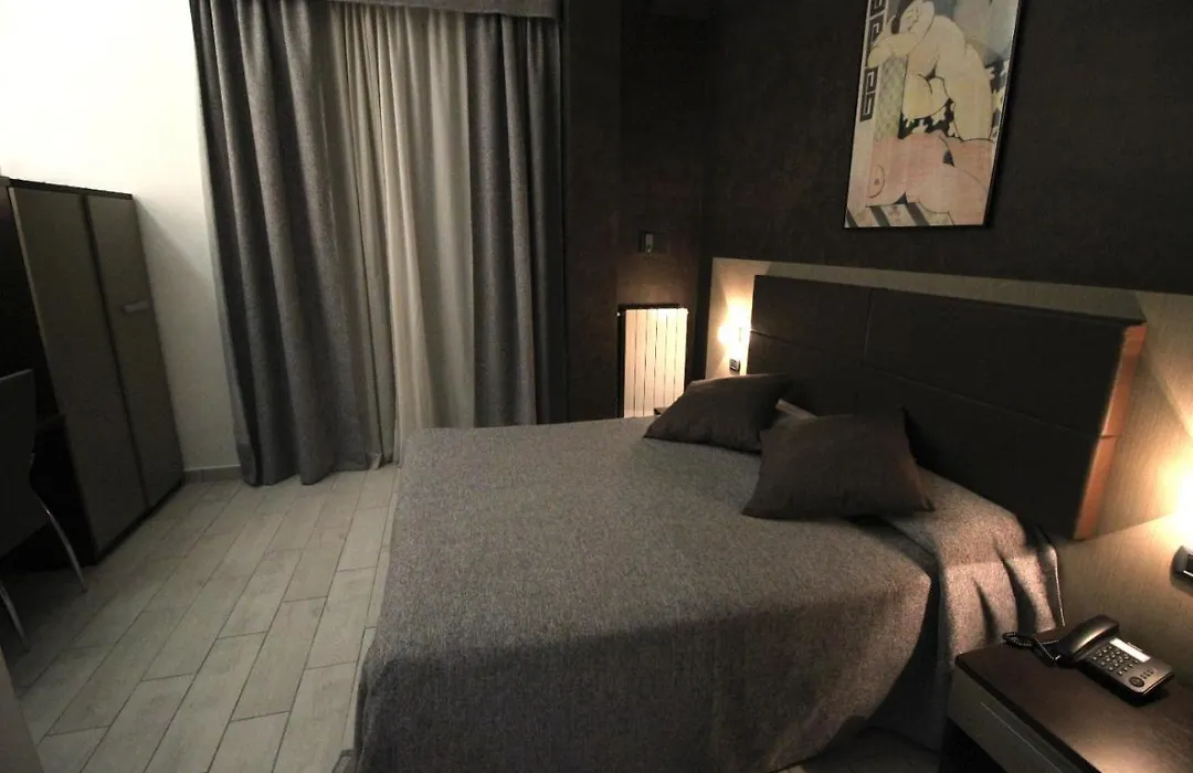 Hotel Charter-1