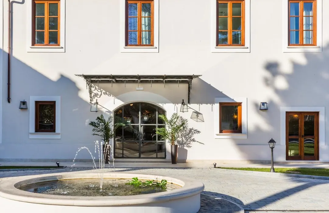 Favilla Hotel Di Charme-1