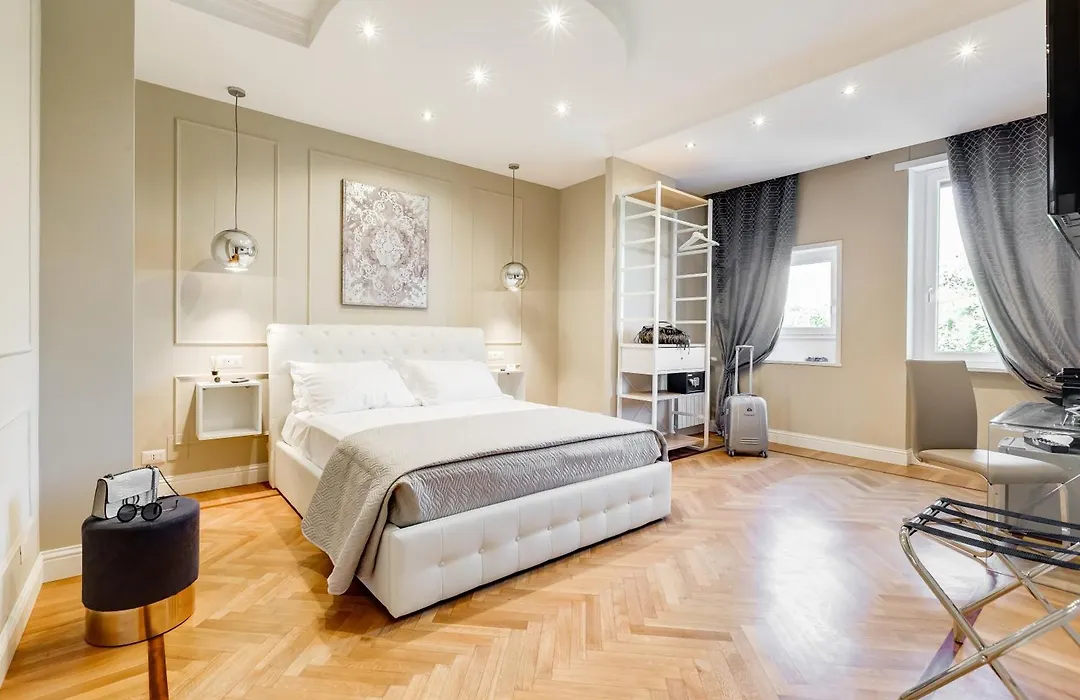 Mellini Palace Suites By Premium Suites Collection-1