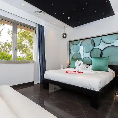 Jc Contemporary Hotel-3