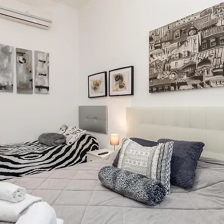 Julius Caesar Home-3