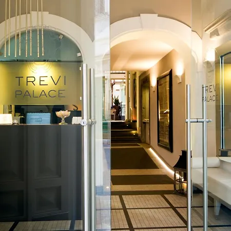 Trevi Palace Luxury Inn-3