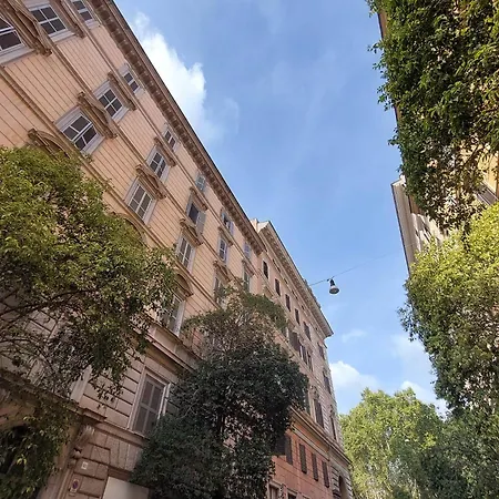 Roman Holiday Suites-3