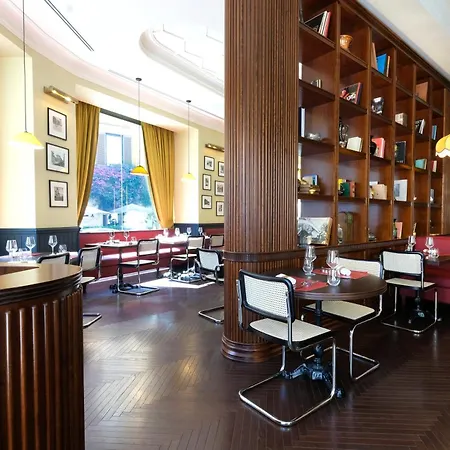 U-Visionary Roma Hotel-2