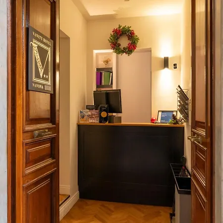 Vanity Navona-2