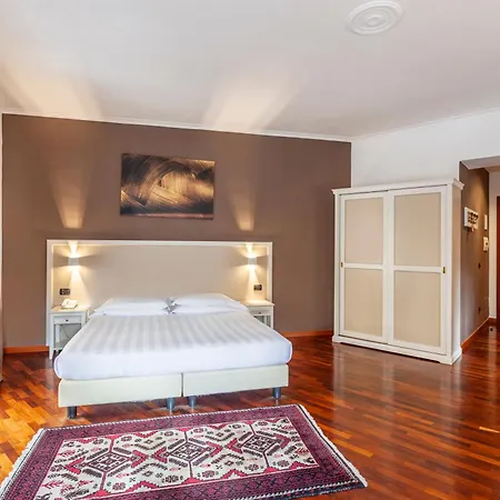 Inn Rome Rooms & Suites-2