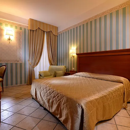 Hotel Golden-2