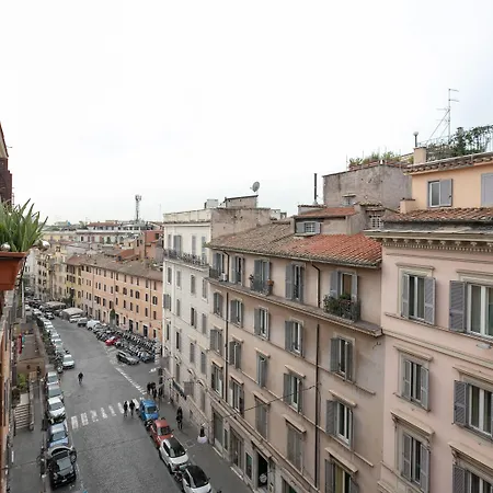 Golden Rooms Piazza Di Spagna-3