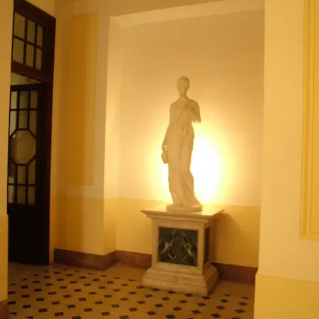 Ara Pacis Inn-2