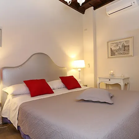 Piazzetta De' Monti Suites-3