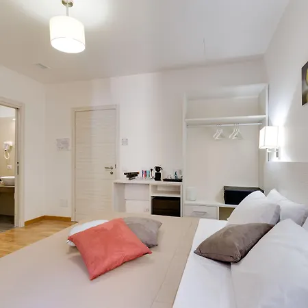 Dolce Luxury Rooms-3