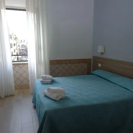 Square Inn-2