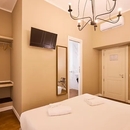 Dem Hotel-2