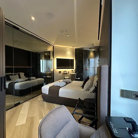 Tritone Luxury Suites Fontana Di Trevi-2