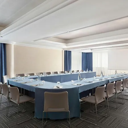 Courtyard By Marriott Rome Central Park-2