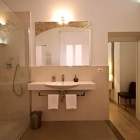 B&B La Finestra Sul Colosseo-2