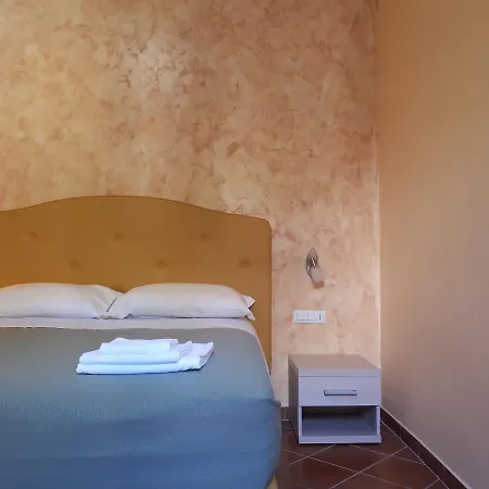 Clodio Rooms-2