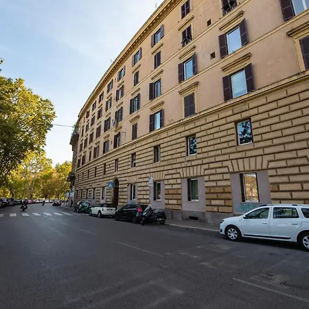 Lungotevere Ripa-2