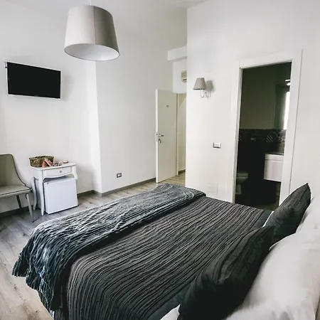 Angolo Di Roma Guest House-3