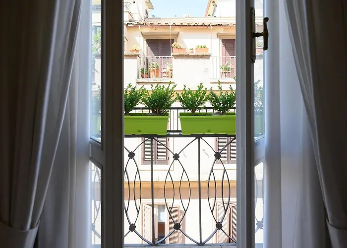 Domus Spagna Frattina Rome