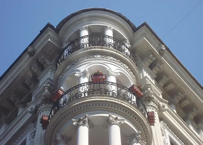 Hotel Deals RomeLe Petit