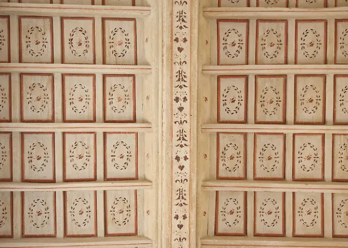 Hotel Deals RomeLittle Queen Suite