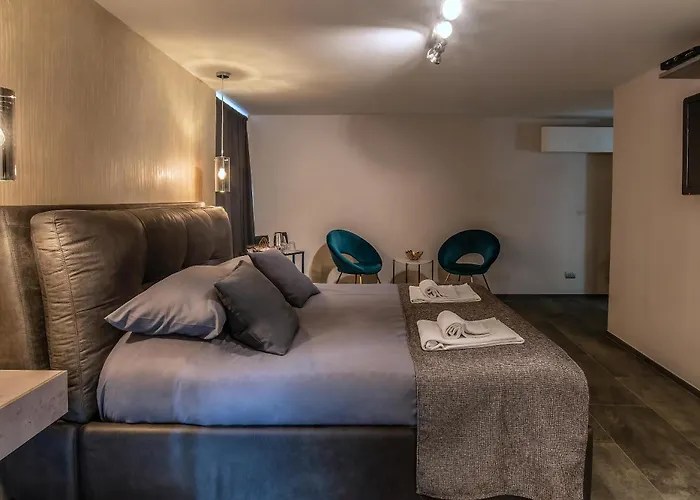 Black And White Suite Rome