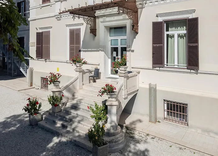 Hotel Deals RomeSan Luigi - Residenza Gemelli