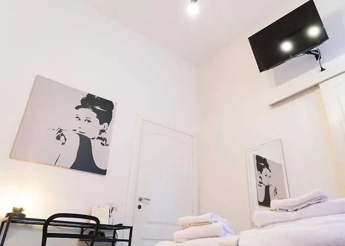 Salotto Piramide Bed & Breakfast Rome
