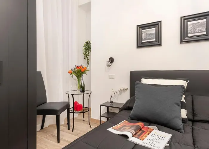 Hotel Deals RomeBlack Rooms Colosseo